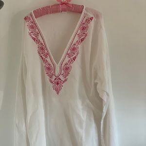 palisades Beach Club White embroidered beach cover